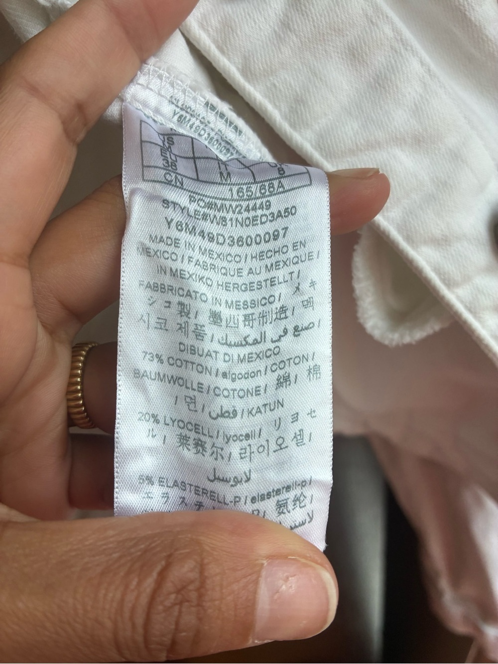 GUESS womens Essential Sexy Trucker Denim Jacket - Picture 6 of 9